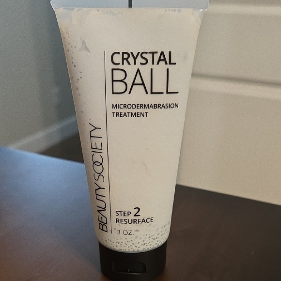 Beauty Society Crystal Ball Microdermabrasion Treatment - Picture 1 of 3